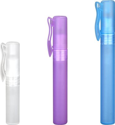 Un buon prezzo. Bottiglia di plastica ricaricabile di dimensioni tascabili per spruzzo di atomizzatore di profumi con pompa inclusa in linea