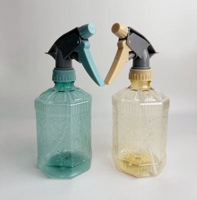 Un buon prezzo. Vaso per finestre personalizzato Bottiglia di spruzzo di nebbia fine in PET da 400 ml con collo 28/400 Altro design in linea